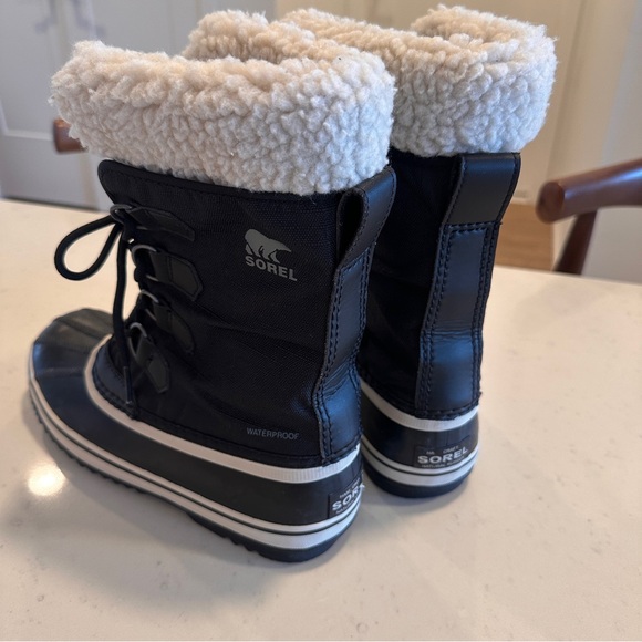 Sorel Winter Carnival Women’s Waterproof Boot Size 7.5 SOLD OUT ONLINE - Picture 5 of 6